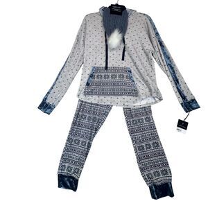 NWT Simply Vera Verawang Womens Stretch Velour PJ Set With Cable Knit Beanie Hat
